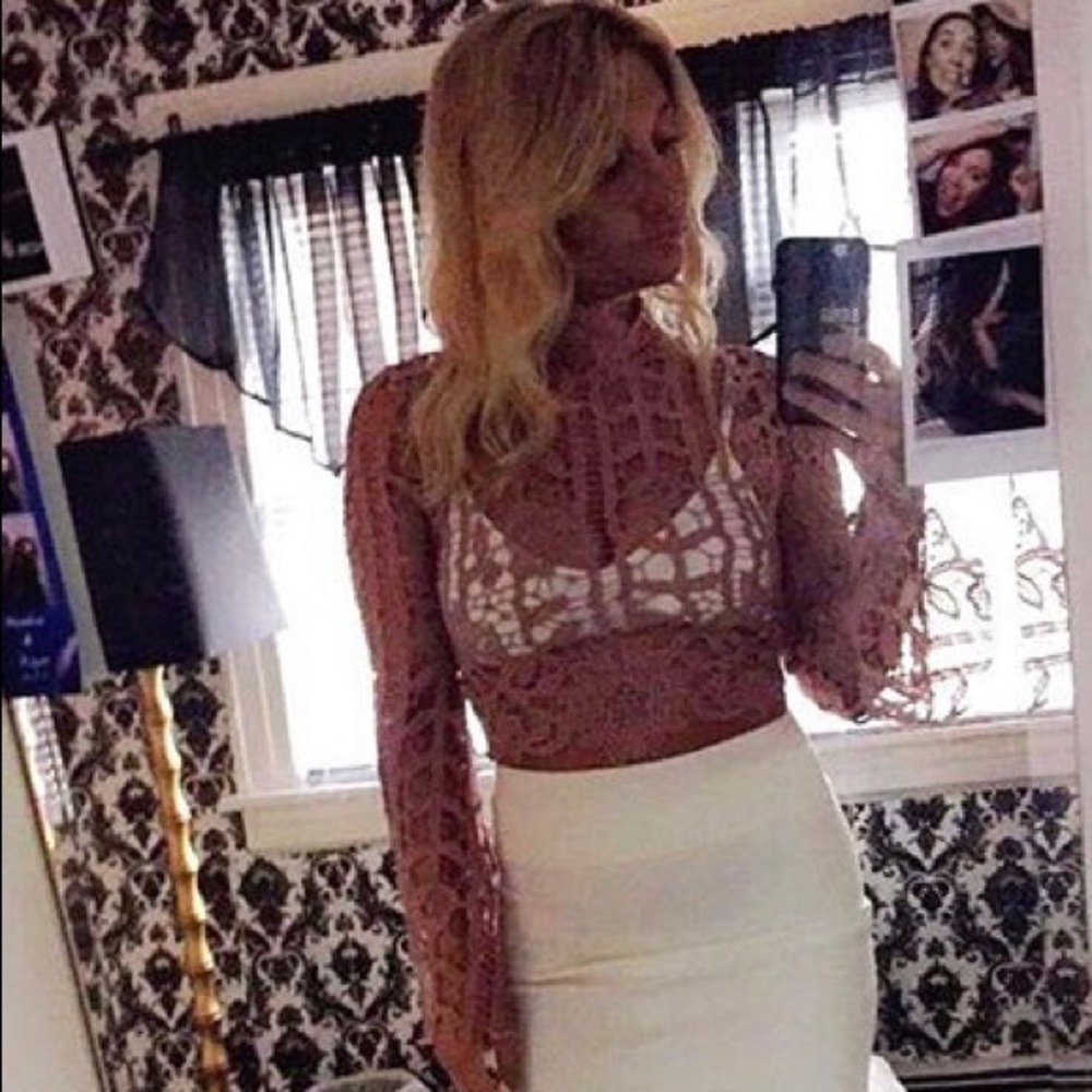 Blush lace long sleeve - Picture 2 of 2